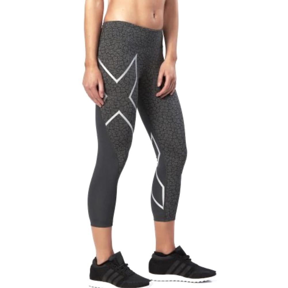 2XU compression tights crop leggings